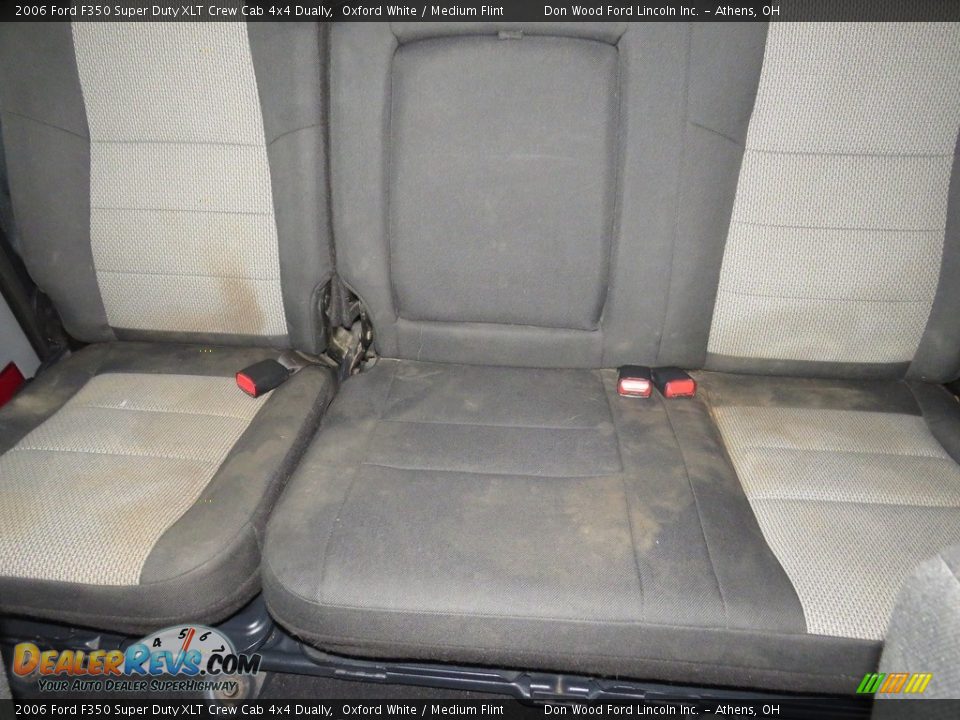 2006 Ford F350 Super Duty XLT Crew Cab 4x4 Dually Oxford White / Medium Flint Photo #18