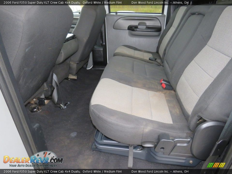 2006 Ford F350 Super Duty XLT Crew Cab 4x4 Dually Oxford White / Medium Flint Photo #20