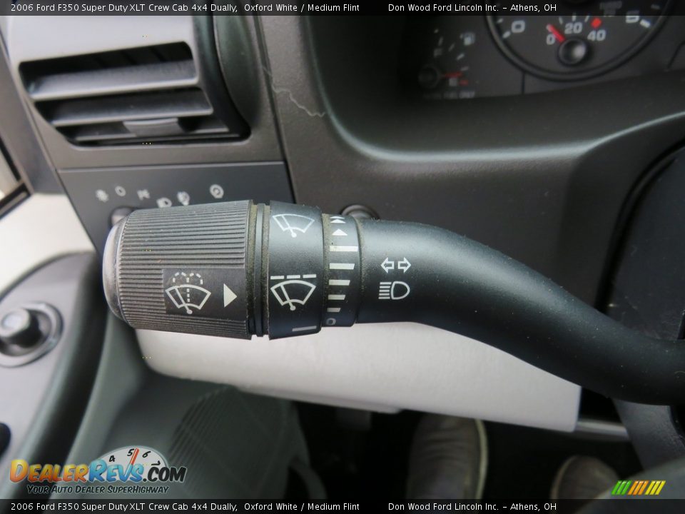 2006 Ford F350 Super Duty XLT Crew Cab 4x4 Dually Oxford White / Medium Flint Photo #28