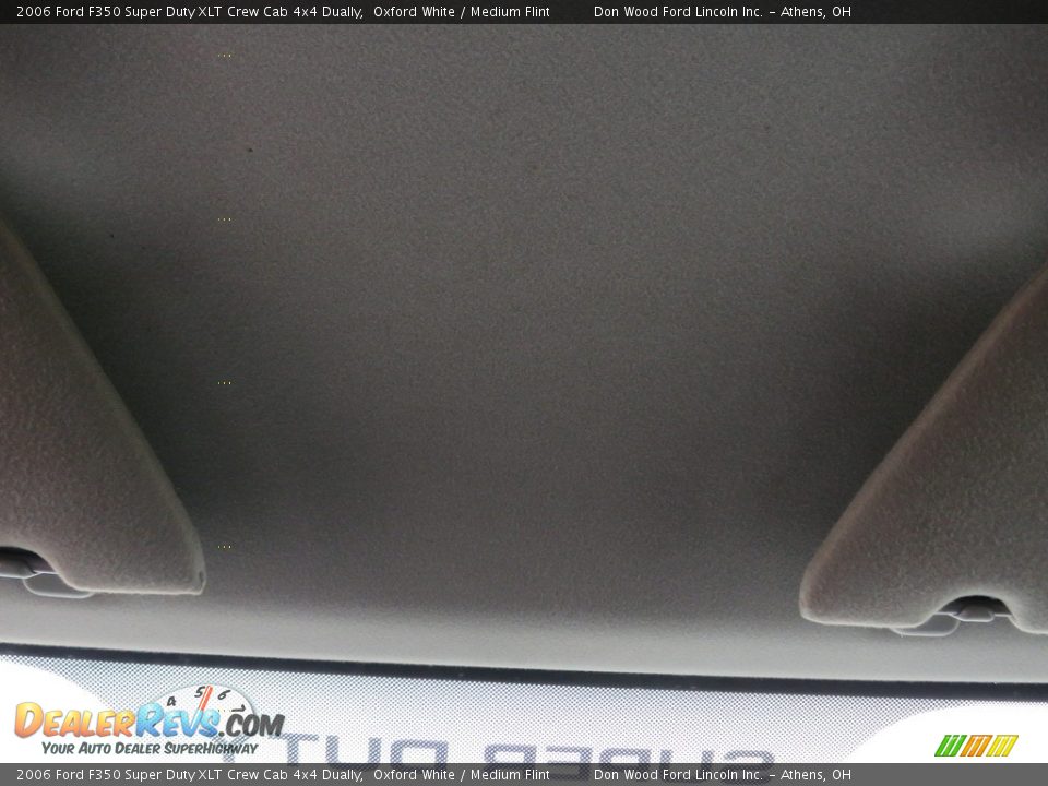 2006 Ford F350 Super Duty XLT Crew Cab 4x4 Dually Oxford White / Medium Flint Photo #34