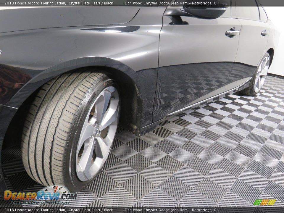 2018 Honda Accord Touring Sedan Crystal Black Pearl / Black Photo #11