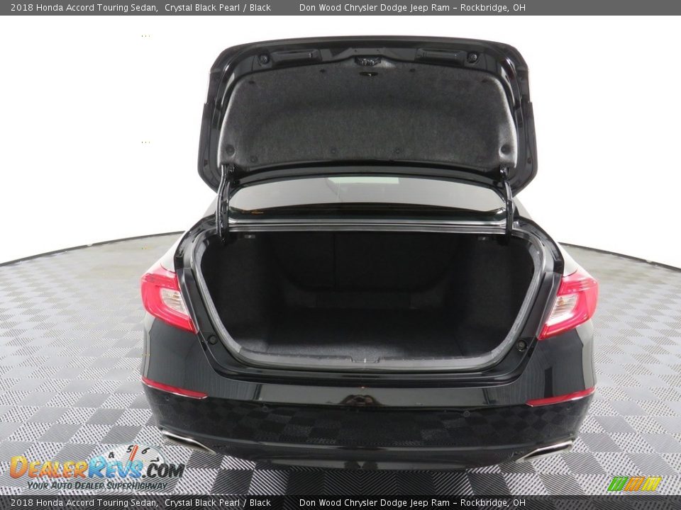 2018 Honda Accord Touring Sedan Crystal Black Pearl / Black Photo #15