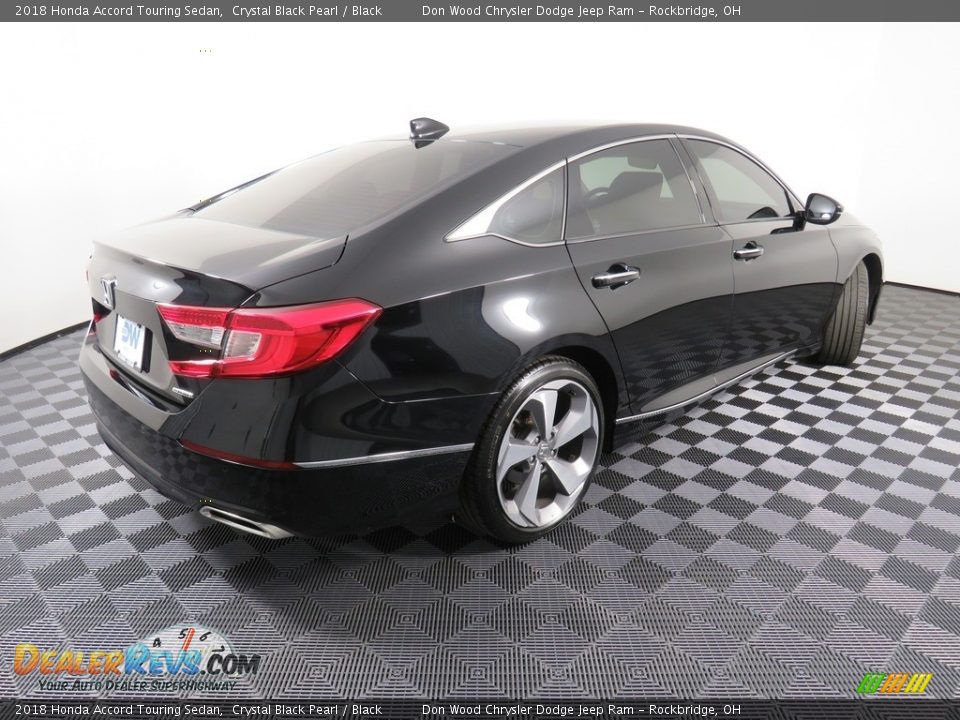 2018 Honda Accord Touring Sedan Crystal Black Pearl / Black Photo #17