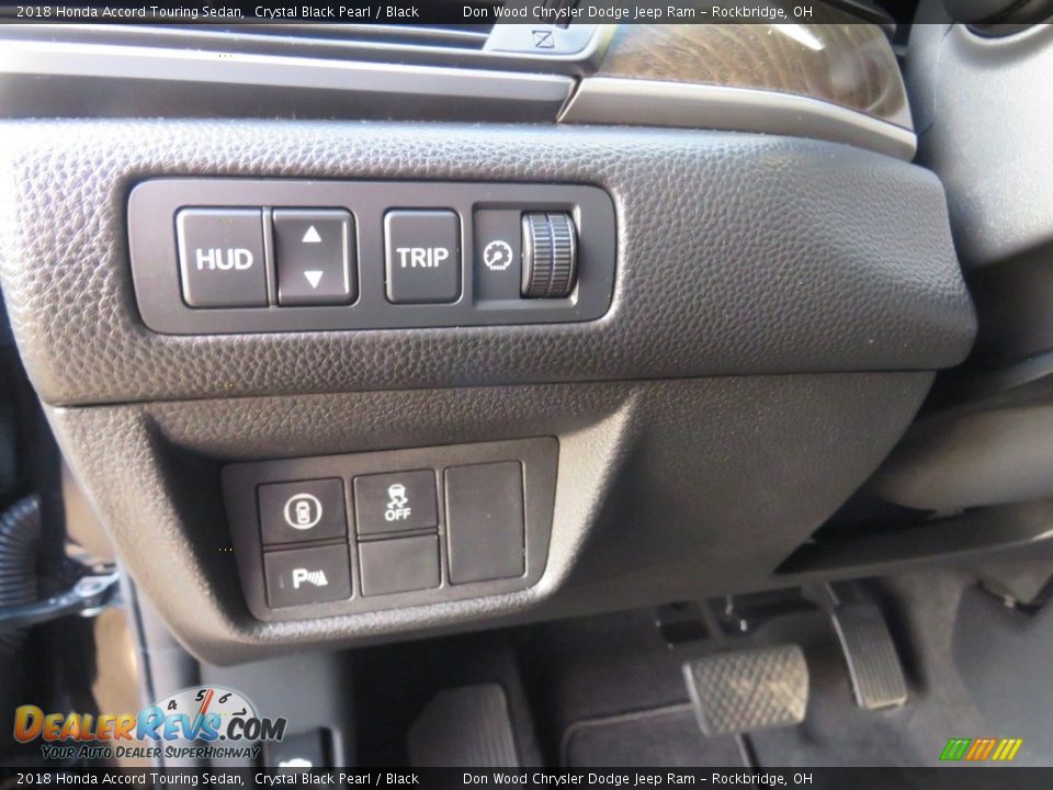 2018 Honda Accord Touring Sedan Crystal Black Pearl / Black Photo #21