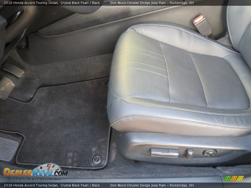 2018 Honda Accord Touring Sedan Crystal Black Pearl / Black Photo #22