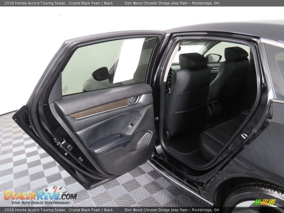 2018 Honda Accord Touring Sedan Crystal Black Pearl / Black Photo #35