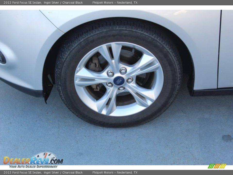 2013 Ford Focus SE Sedan Ingot Silver / Charcoal Black Photo #5