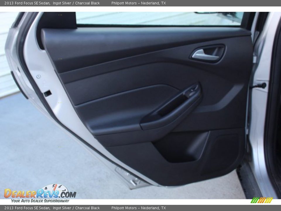 2013 Ford Focus SE Sedan Ingot Silver / Charcoal Black Photo #20