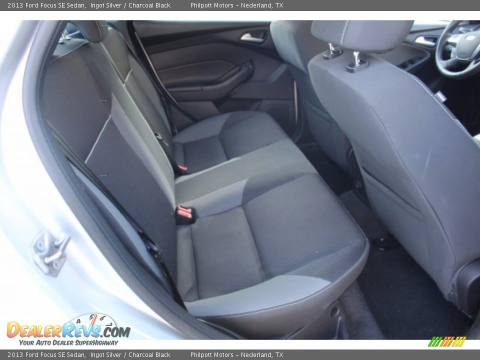 2013 Ford Focus SE Sedan Ingot Silver / Charcoal Black Photo #26