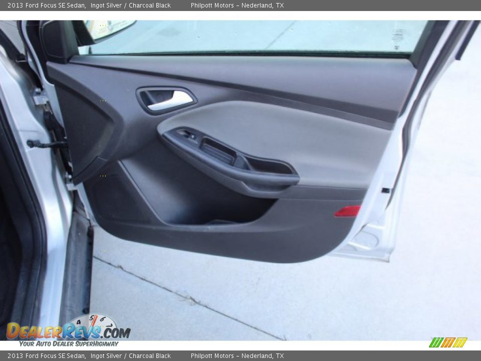 2013 Ford Focus SE Sedan Ingot Silver / Charcoal Black Photo #27