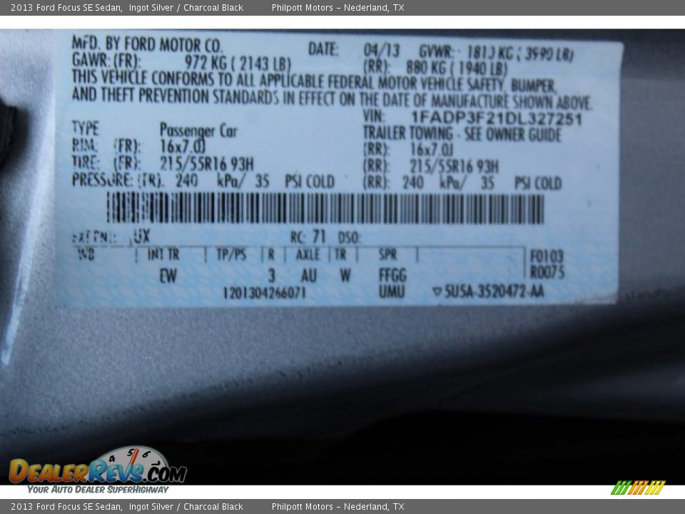 2013 Ford Focus SE Sedan Ingot Silver / Charcoal Black Photo #29