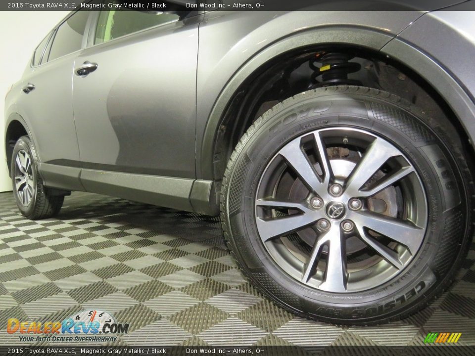 2016 Toyota RAV4 XLE Magnetic Gray Metallic / Black Photo #3