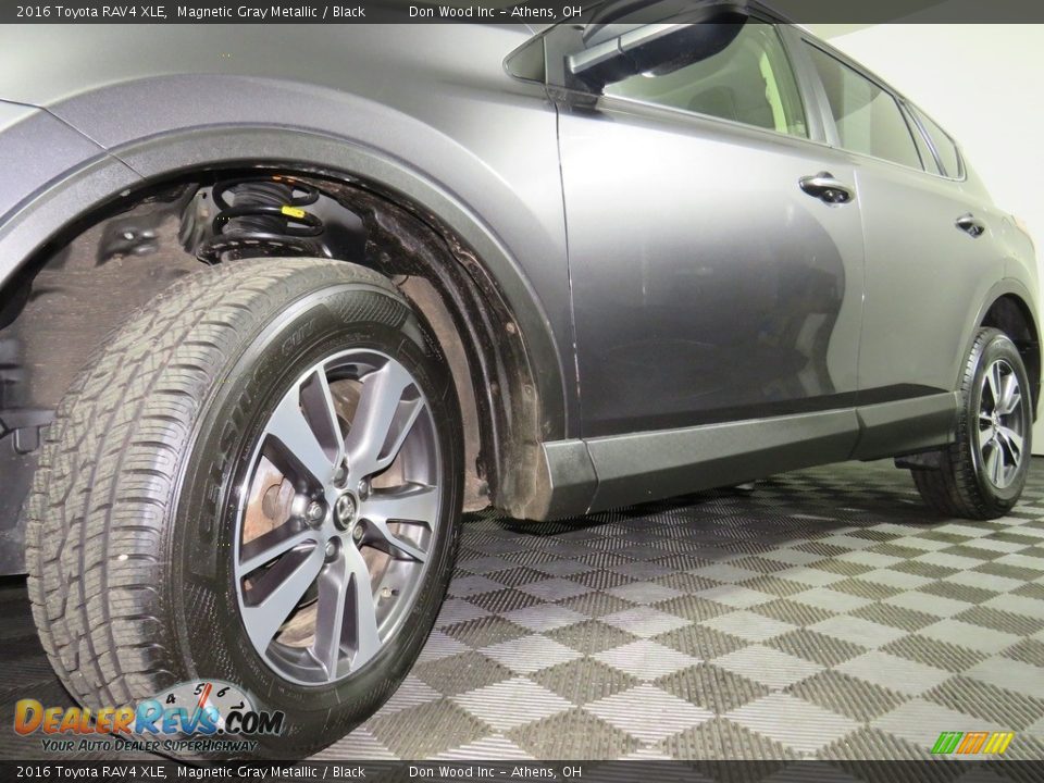2016 Toyota RAV4 XLE Magnetic Gray Metallic / Black Photo #8