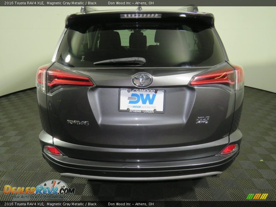 2016 Toyota RAV4 XLE Magnetic Gray Metallic / Black Photo #11