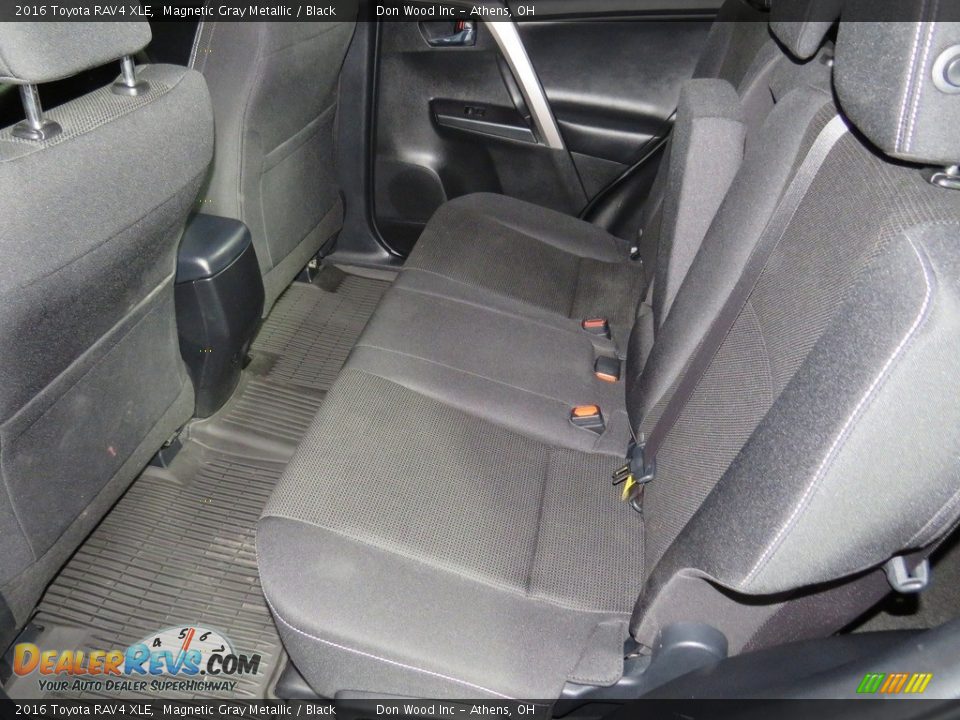 2016 Toyota RAV4 XLE Magnetic Gray Metallic / Black Photo #22