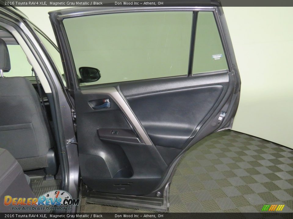 2016 Toyota RAV4 XLE Magnetic Gray Metallic / Black Photo #23