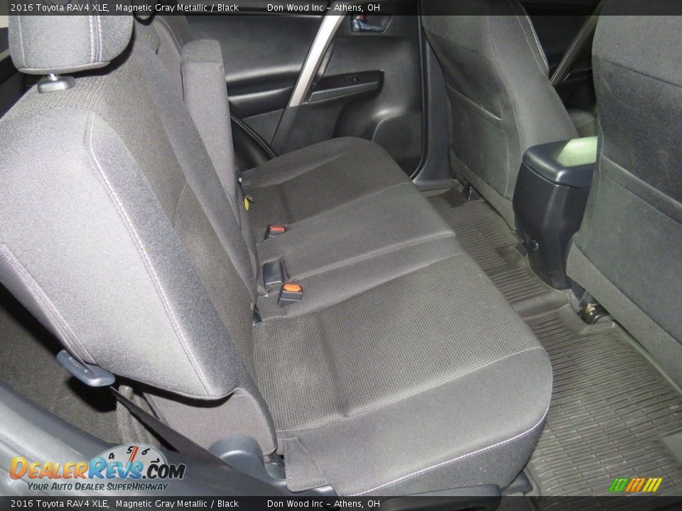 2016 Toyota RAV4 XLE Magnetic Gray Metallic / Black Photo #24