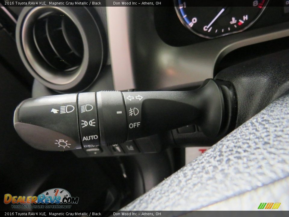 2016 Toyota RAV4 XLE Magnetic Gray Metallic / Black Photo #30