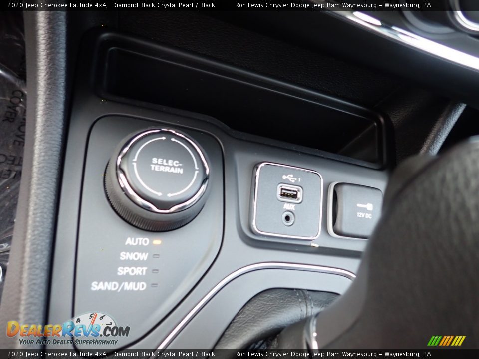 2020 Jeep Cherokee Latitude 4x4 Diamond Black Crystal Pearl / Black Photo #20