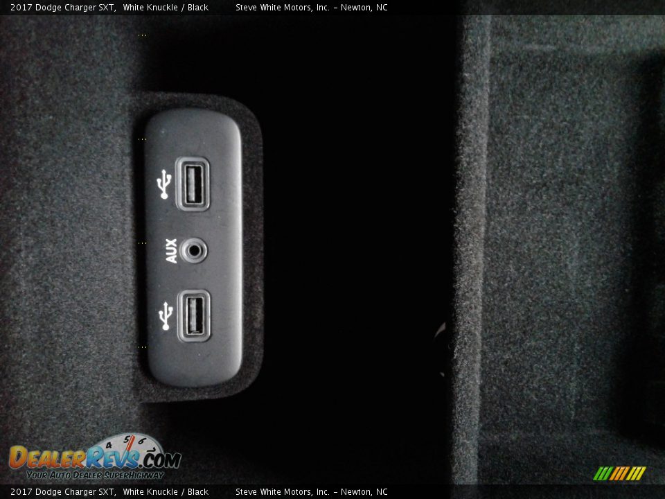 2017 Dodge Charger SXT White Knuckle / Black Photo #28