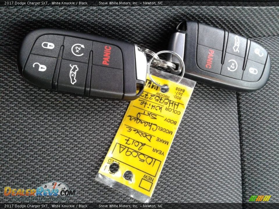 2017 Dodge Charger SXT White Knuckle / Black Photo #32