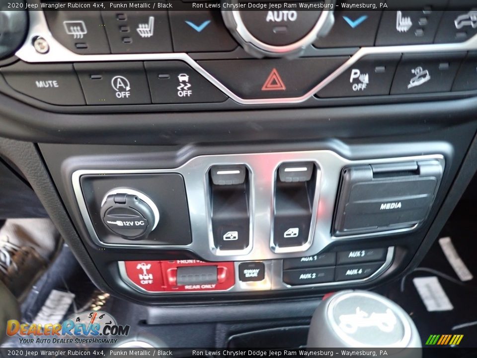 Controls of 2020 Jeep Wrangler Rubicon 4x4 Photo #20
