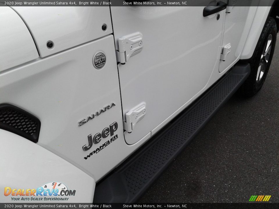 2020 Jeep Wrangler Unlimited Sahara 4x4 Bright White / Black Photo #28