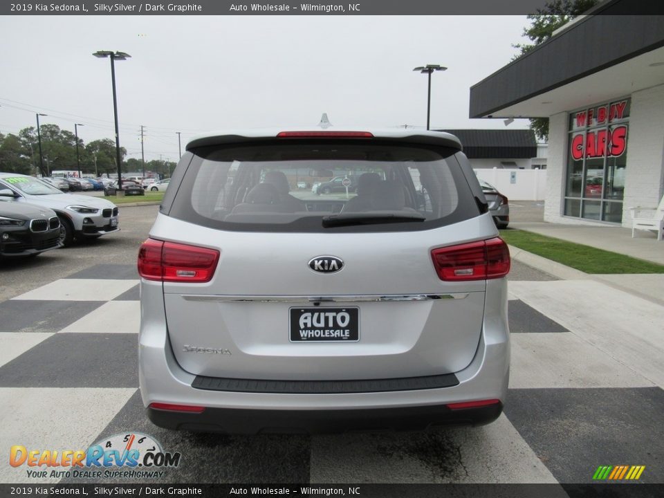 2019 Kia Sedona L Silky Silver / Dark Graphite Photo #4
