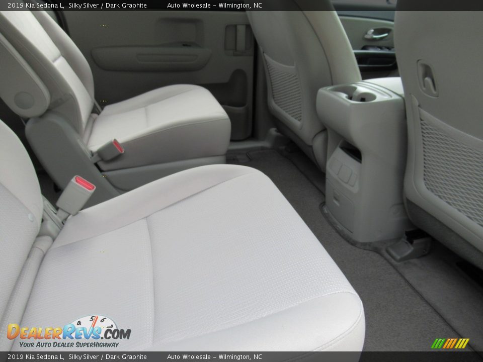 2019 Kia Sedona L Silky Silver / Dark Graphite Photo #14