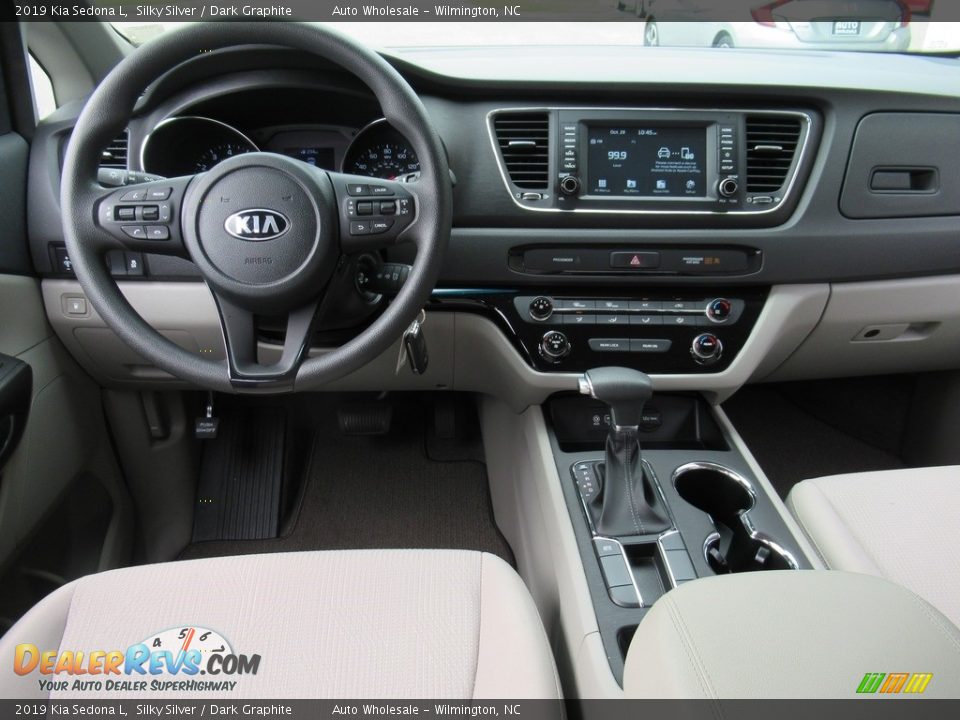 2019 Kia Sedona L Silky Silver / Dark Graphite Photo #15