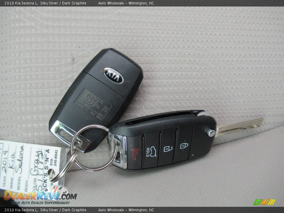 2019 Kia Sedona L Silky Silver / Dark Graphite Photo #20
