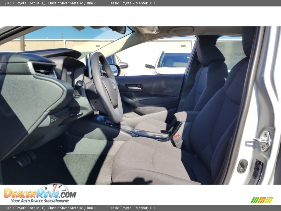 2020 Toyota Corolla LE Classic Silver Metallic / Black Photo #2