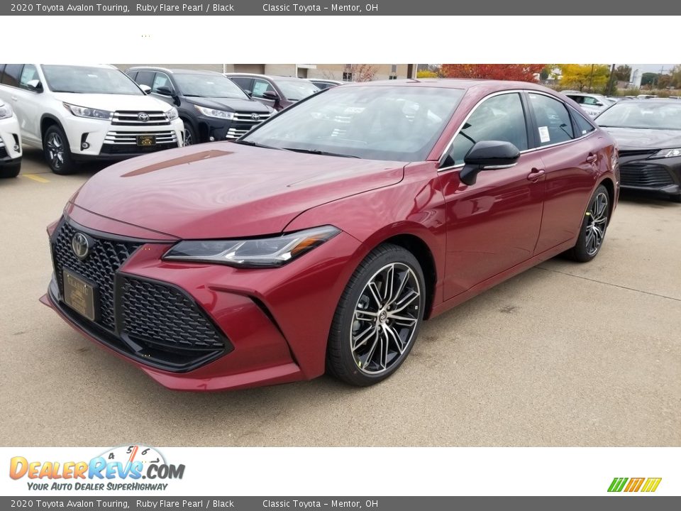 Front 3/4 View of 2020 Toyota Avalon Touring Photo #1