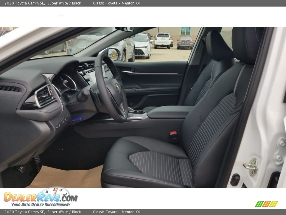 2020 Toyota Camry SE Super White / Black Photo #2