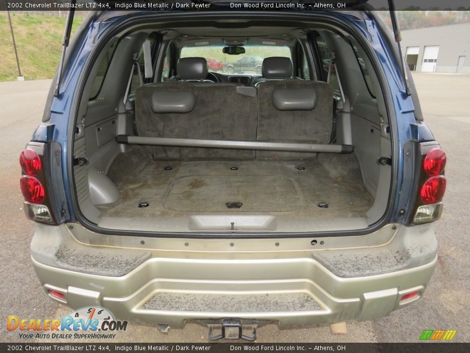 2002 Chevrolet TrailBlazer LTZ 4x4 Indigo Blue Metallic / Dark Pewter Photo #12