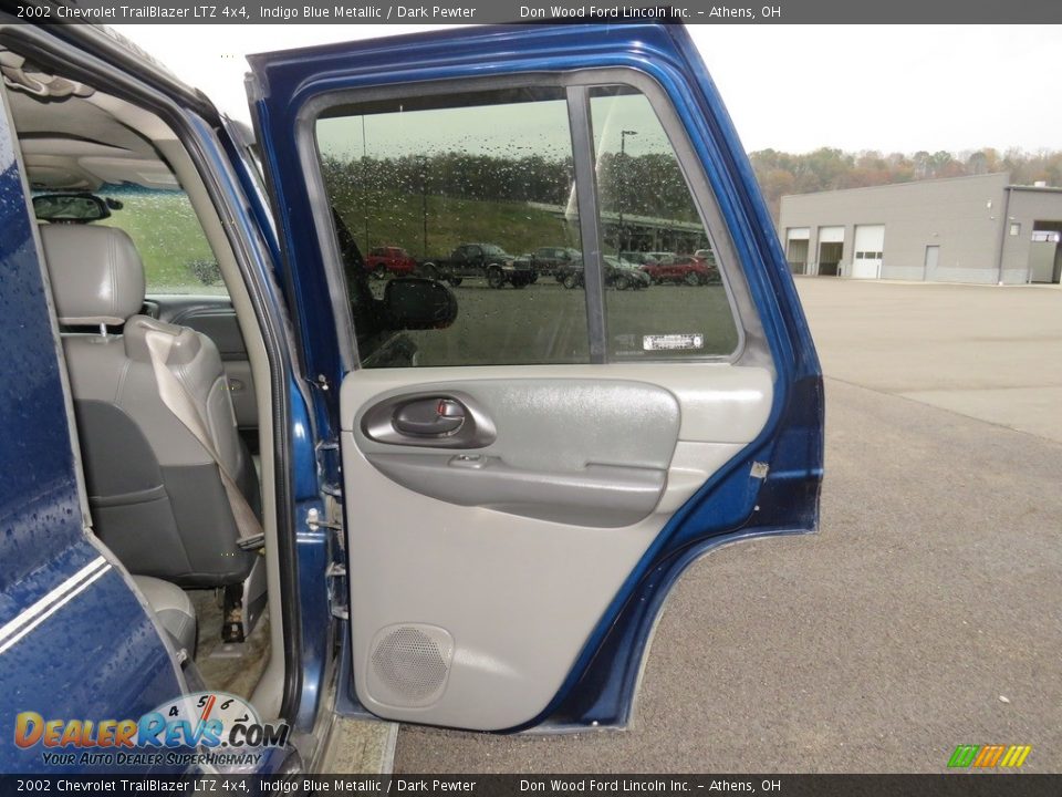 2002 Chevrolet TrailBlazer LTZ 4x4 Indigo Blue Metallic / Dark Pewter Photo #23