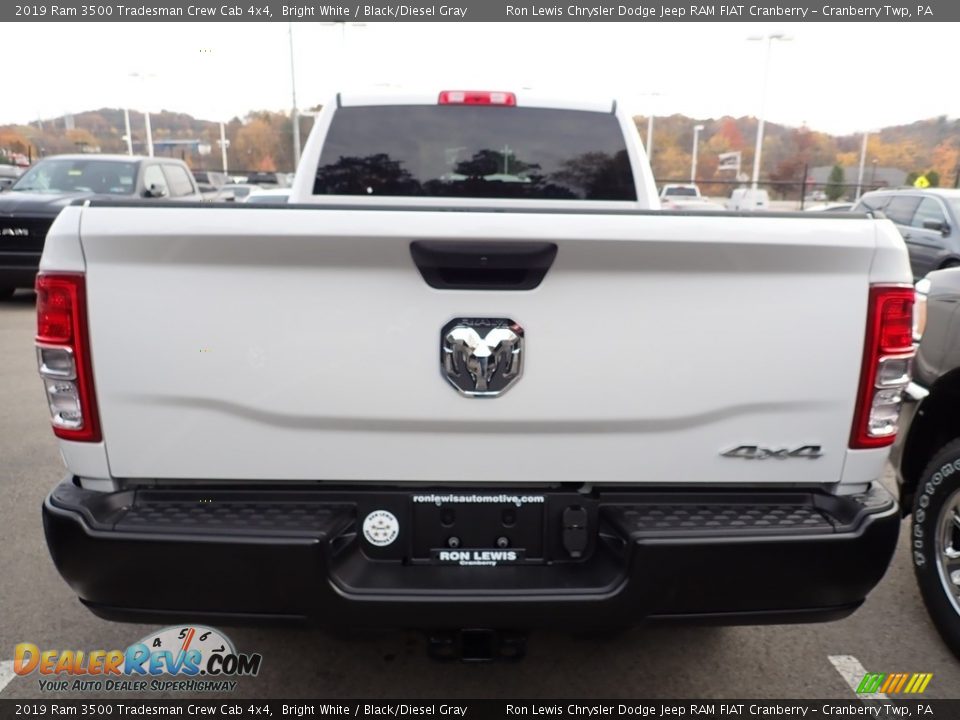 2019 Ram 3500 Tradesman Crew Cab 4x4 Bright White / Black/Diesel Gray Photo #4