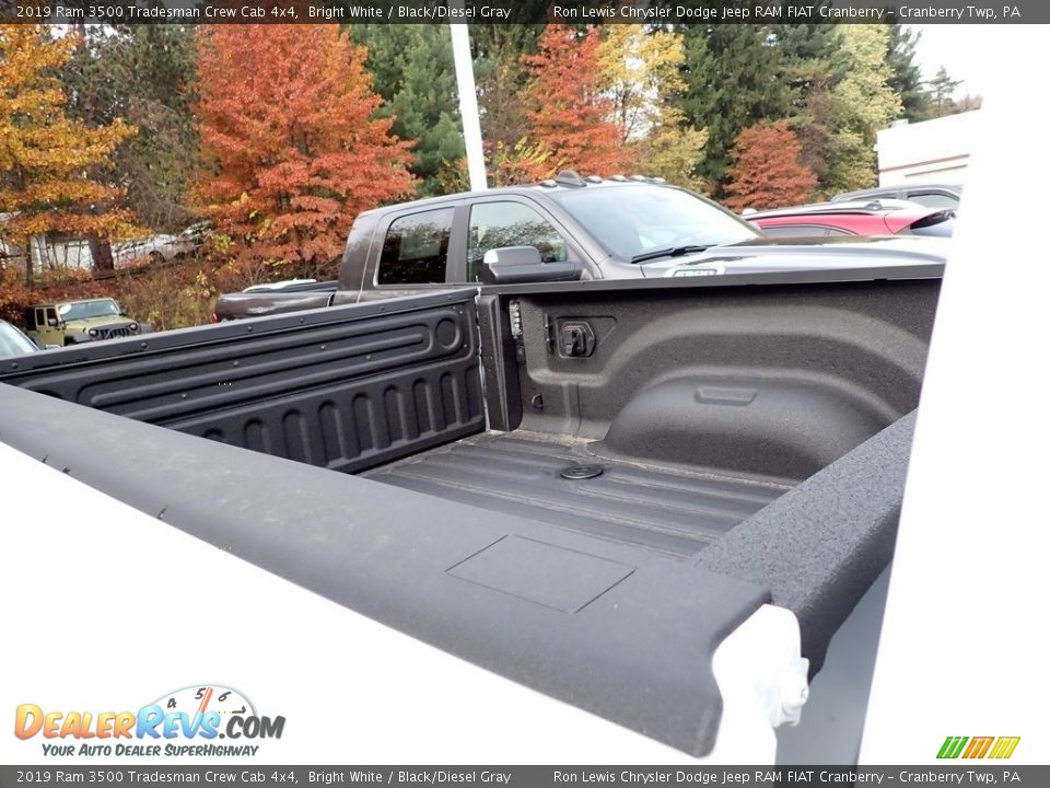 2019 Ram 3500 Tradesman Crew Cab 4x4 Bright White / Black/Diesel Gray Photo #10