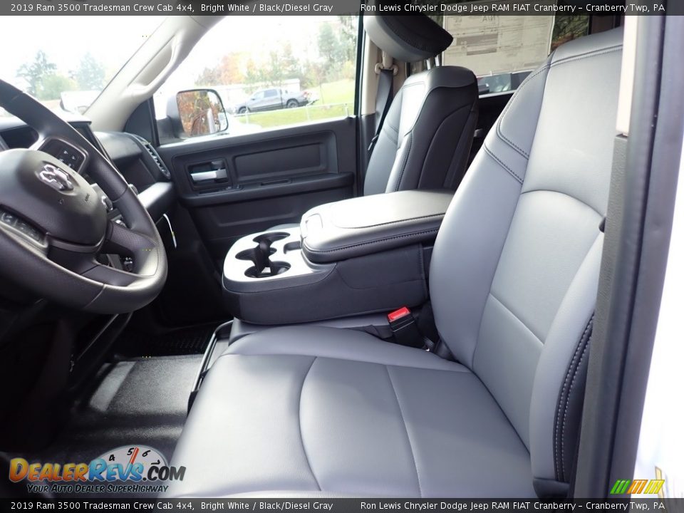 2019 Ram 3500 Tradesman Crew Cab 4x4 Bright White / Black/Diesel Gray Photo #11