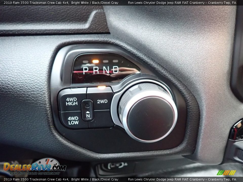 2019 Ram 3500 Tradesman Crew Cab 4x4 Bright White / Black/Diesel Gray Photo #18