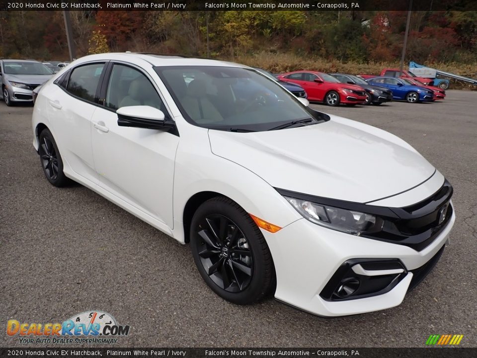 Front 3/4 View of 2020 Honda Civic EX Hatchback Photo #5