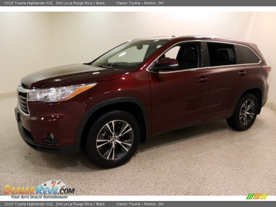 2016 Toyota Highlander XLE Ooh La La Rouge Mica / Black Photo #3