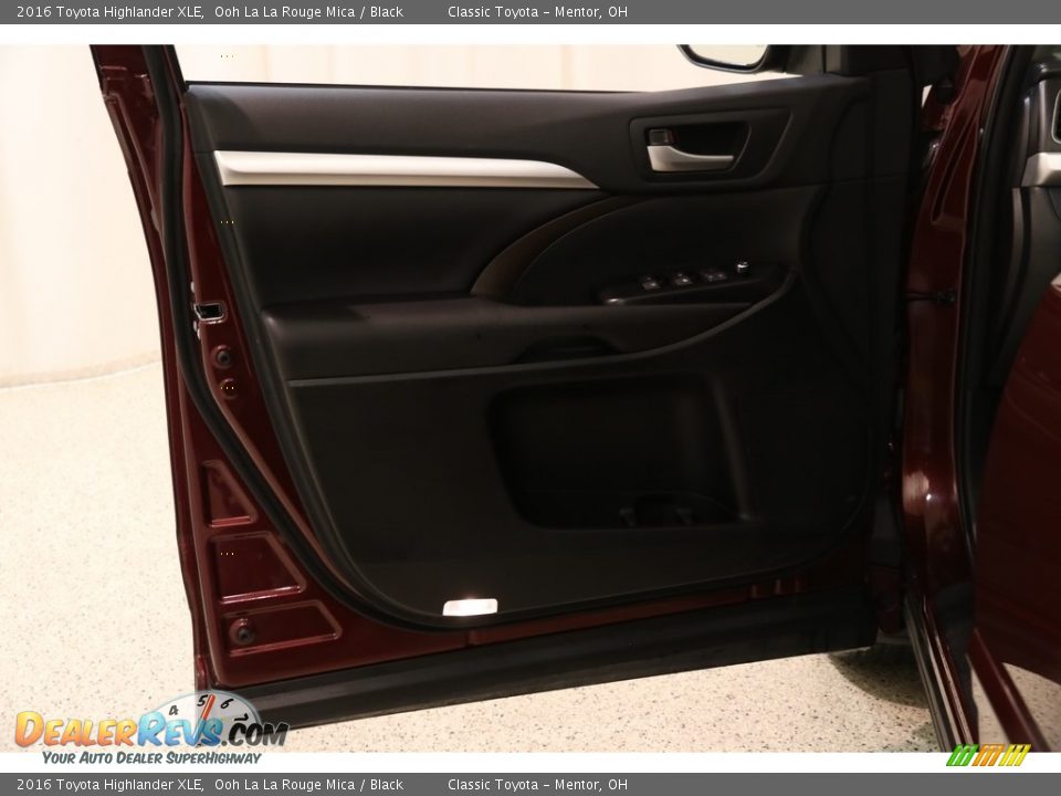 2016 Toyota Highlander XLE Ooh La La Rouge Mica / Black Photo #4
