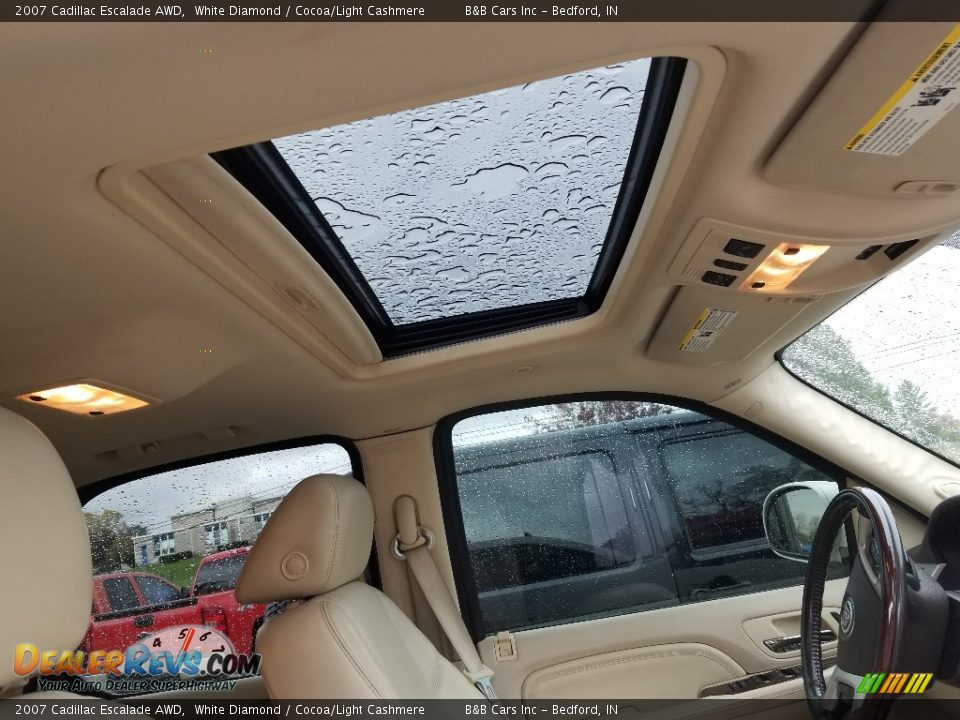 2007 Cadillac Escalade AWD White Diamond / Cocoa/Light Cashmere Photo #4