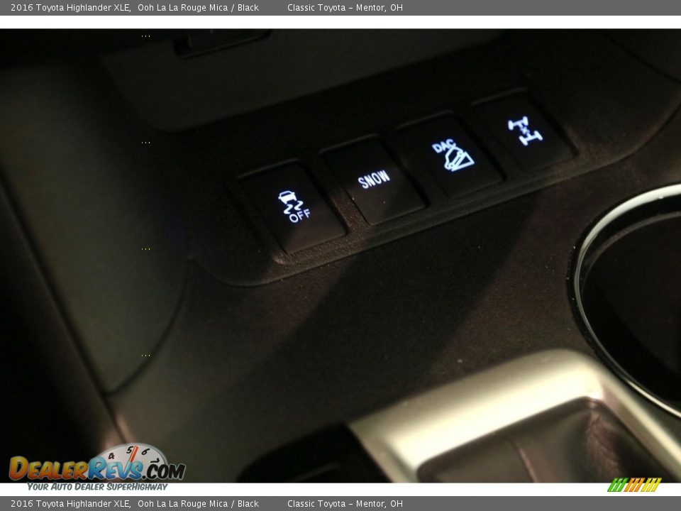 2016 Toyota Highlander XLE Ooh La La Rouge Mica / Black Photo #17