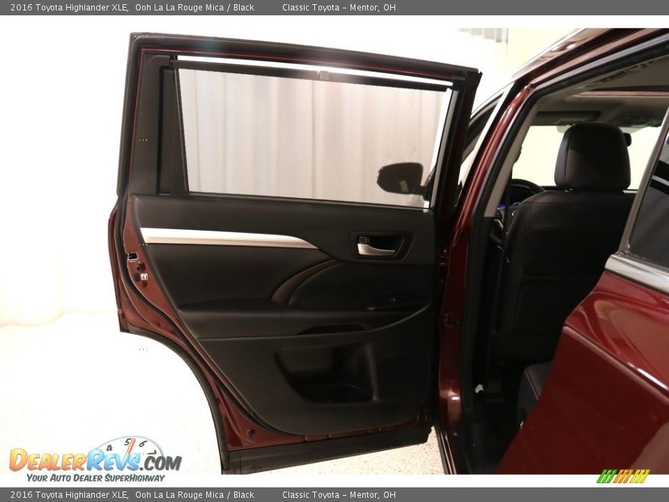 2016 Toyota Highlander XLE Ooh La La Rouge Mica / Black Photo #22