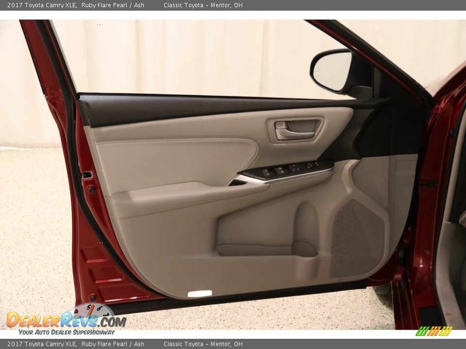 2017 Toyota Camry XLE Ruby Flare Pearl / Ash Photo #4