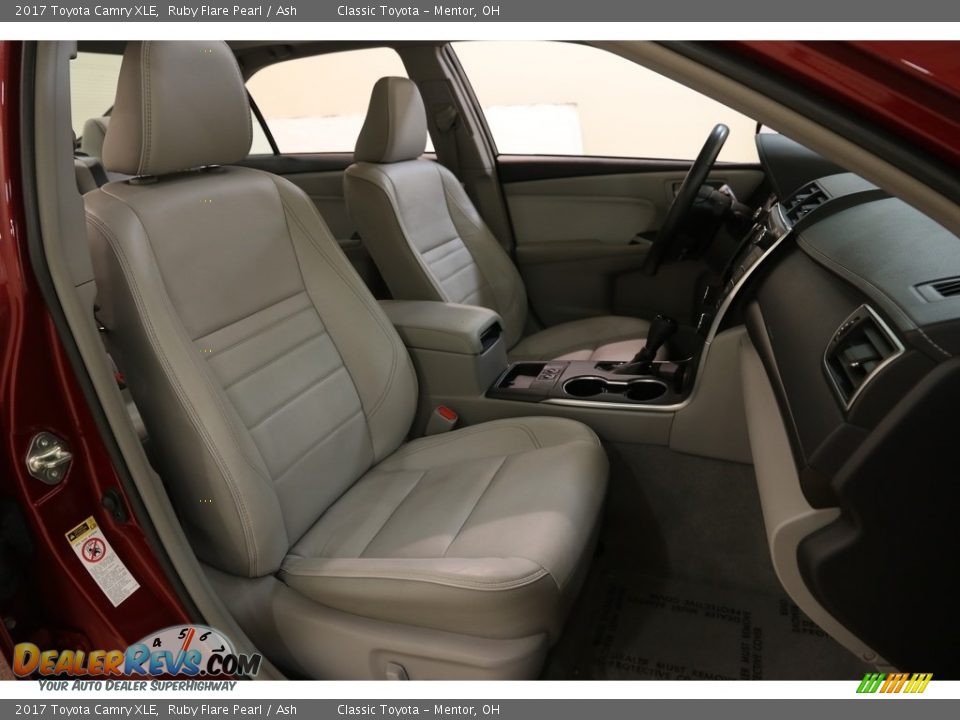 2017 Toyota Camry XLE Ruby Flare Pearl / Ash Photo #17