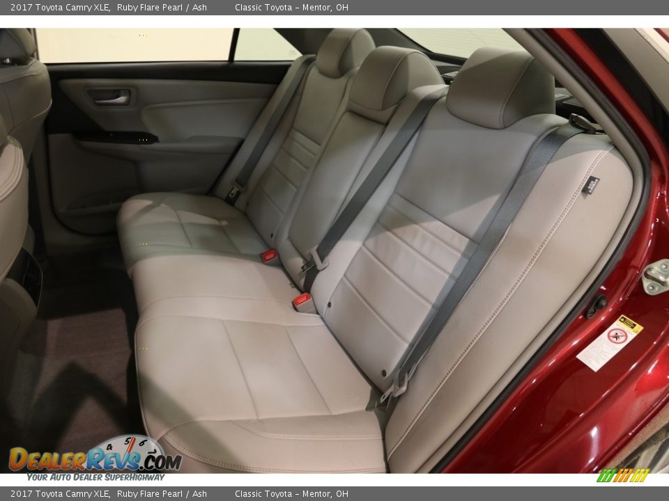 2017 Toyota Camry XLE Ruby Flare Pearl / Ash Photo #19