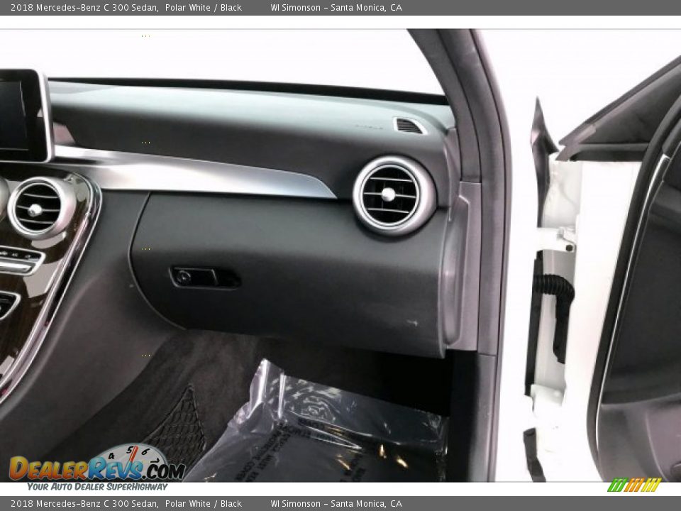 2018 Mercedes-Benz C 300 Sedan Polar White / Black Photo #28